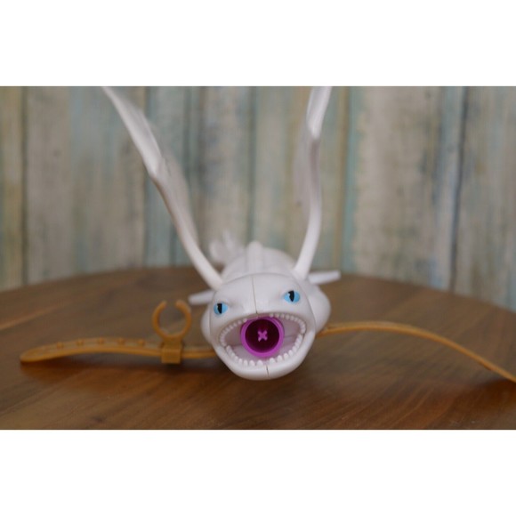 How To Train Your Dragon Lightfury Wrist Launcher Dart Gun DreamWorks - Picture 4 of 9
